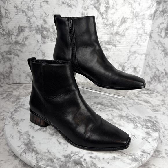 Bernardo Womens Helene Bootie Ankle Boot Size 8 Black Leather Minimalist Capsule - Picture 1 of 8
